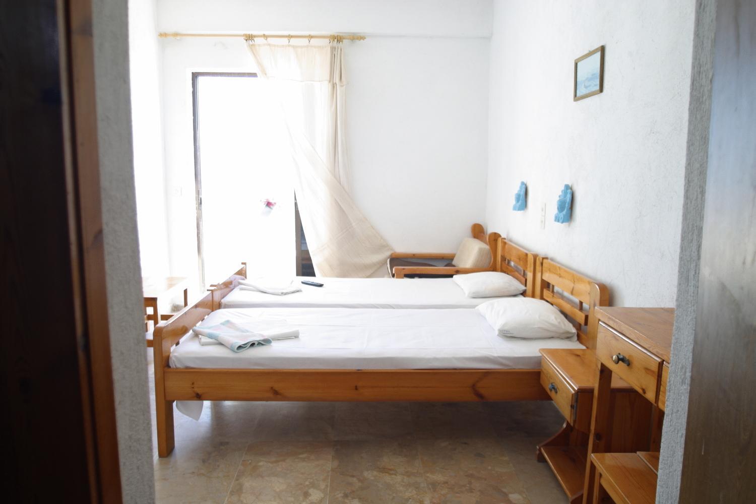 Myrmidon Hotel Agia Marina  エクステリア 写真